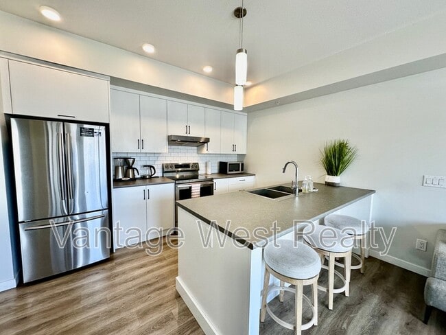 property at 1215-1215 St Paul St