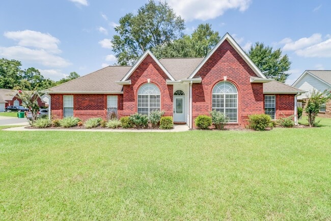 property at 14081 Oak View Cir