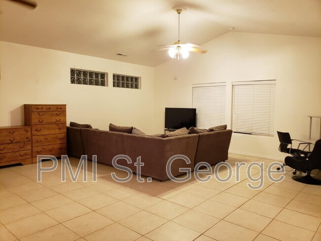 288 Diagonal St