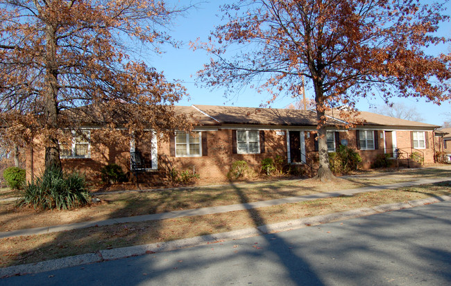 Randolph Hills Apartments in Charlotte, NC - Foto de edificio - Building Photo