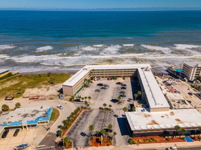 219 S Atlantic Ave in Daytona Beach, FL - Building Photo - Building Photo