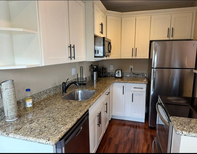 property at 2322 E Aloha St