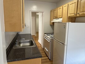 23 Concord Ave, Unit 411 Apartamentos