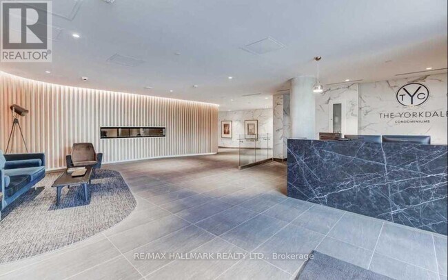 160 Flemington Rd in Toronto, ON - Building Photo - Building Photo