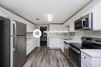 7145 Pinewood Dr in Port Richey, FL - Building Photo - Building Photo