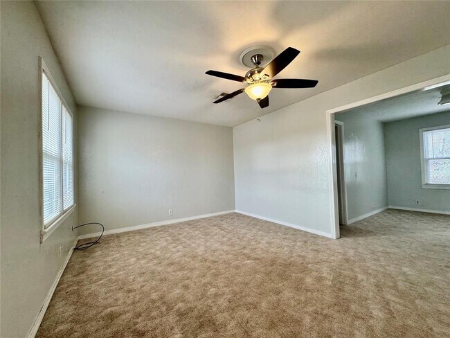 711 N Broadway Ave in Hydro, OK - Building Photo - Building Photo