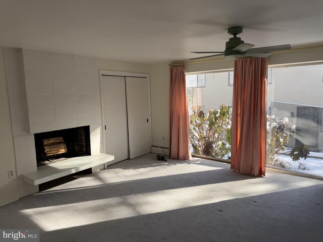 454 Old Lancaster Rd in Haverford, PA - Foto de edificio - Building Photo