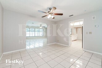 2543 SE 25th Ave in Cape Coral, FL - Building Photo - Building Photo