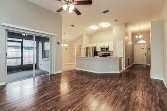 4021 Quail Briar Dr in Valrico, FL - Foto de edificio - Building Photo