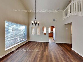 7231 Pebblemill Ln in Houston, TX - Foto de edificio - Building Photo