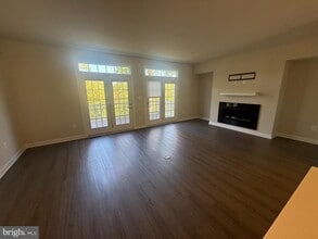 4093 Dorseys Rdg Sq in Ellicott City, MD - Building Photo - Building Photo