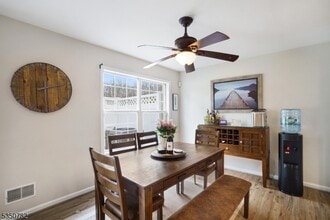 29 Winding Way in Hamburg, NJ - Foto de edificio - Building Photo