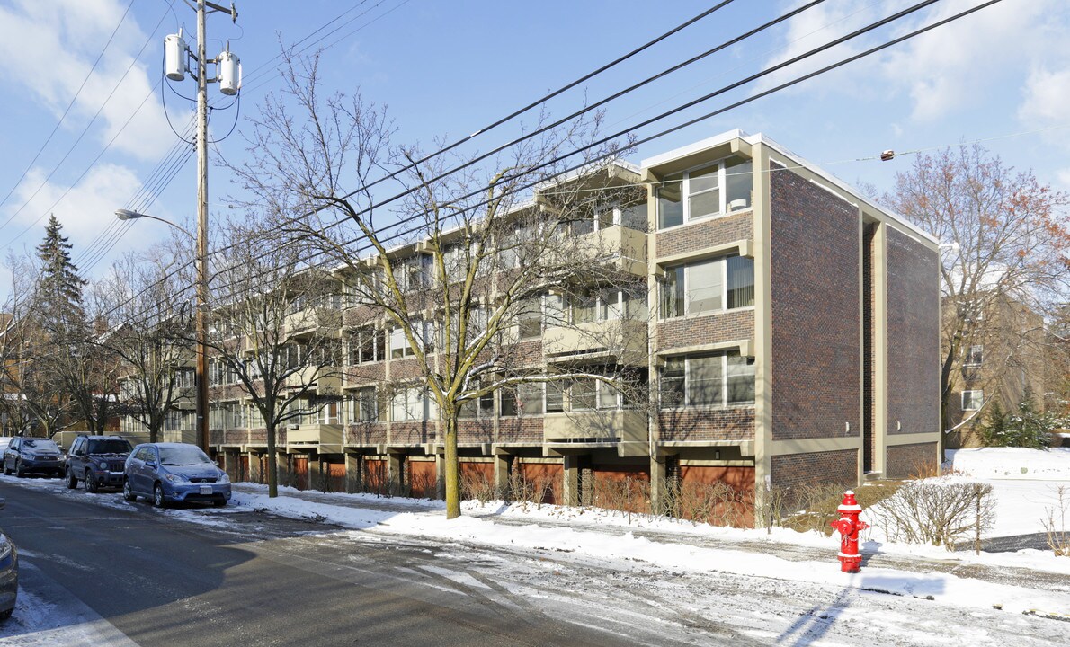 Kentley House in Pittsburgh, PA - Building Photo