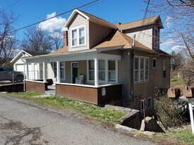 389 Gilmore St in Morgantown, WV - Building Photo
