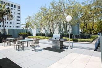 555 N Broadway in Los Angeles, CA - Building Photo - Building Photo