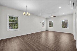 45 Park Ave in Amityville, NY - Building Photo - Building Photo