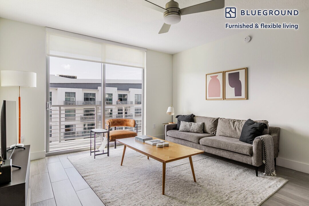 1000 NW 7th St in Miami, FL - Building Photo