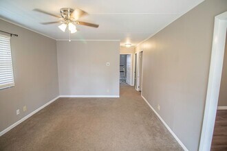 CENTRALLY LOCATED 2 BEDROOM HOME in Lafayette, IN - Building Photo - Building Photo