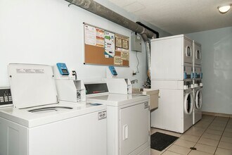 haz585 in Van Nuys, CA - Building Photo - Interior Photo
