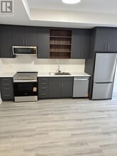 104 Everett Cmn in St Catharines, ON - Building Photo - Building Photo