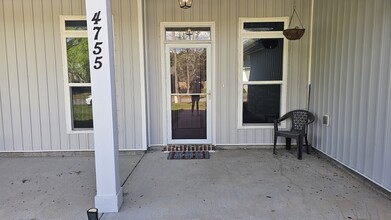 4755 W Lynn Rd in Milton, FL - Building Photo - Building Photo