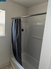 1646 Old Bridge Way in Stockton, CA - Building Photo - Building Photo