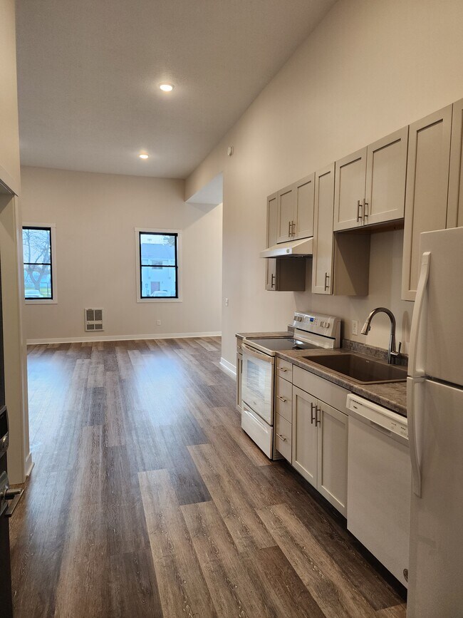 property at 121 Main St S