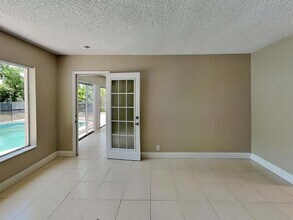 2240 NE 62nd St in Fort Lauderdale, FL - Building Photo - Building Photo