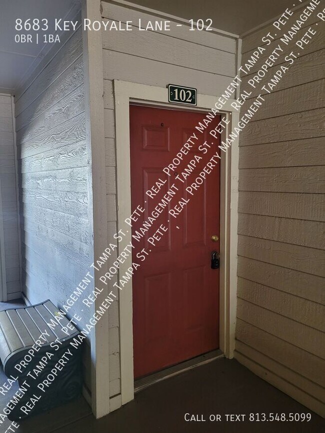 8683 Key Royale Ln-Unit -102 in Tampa, FL - Building Photo - Building Photo