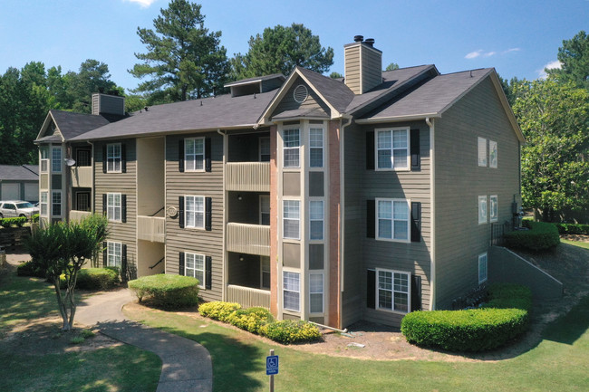 670 Thornton in Lithia Springs, GA - Foto de edificio - Building Photo