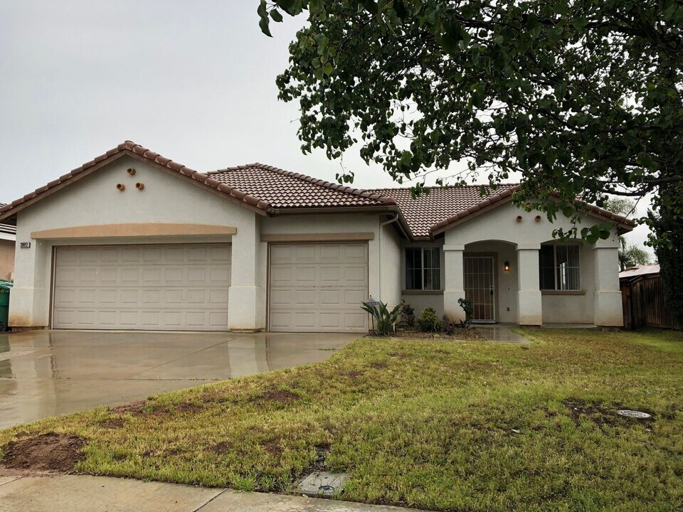 26812 Worthy Dr in Menifee, CA - Building Photo