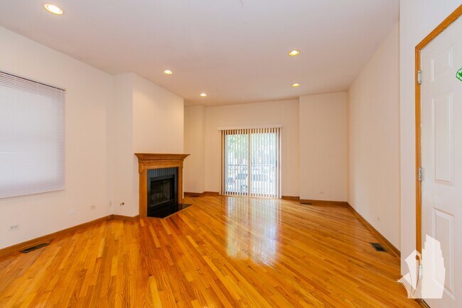 2719 N Wayne Ave, Unit 2S in Chicago, IL - Foto de edificio - Building Photo
