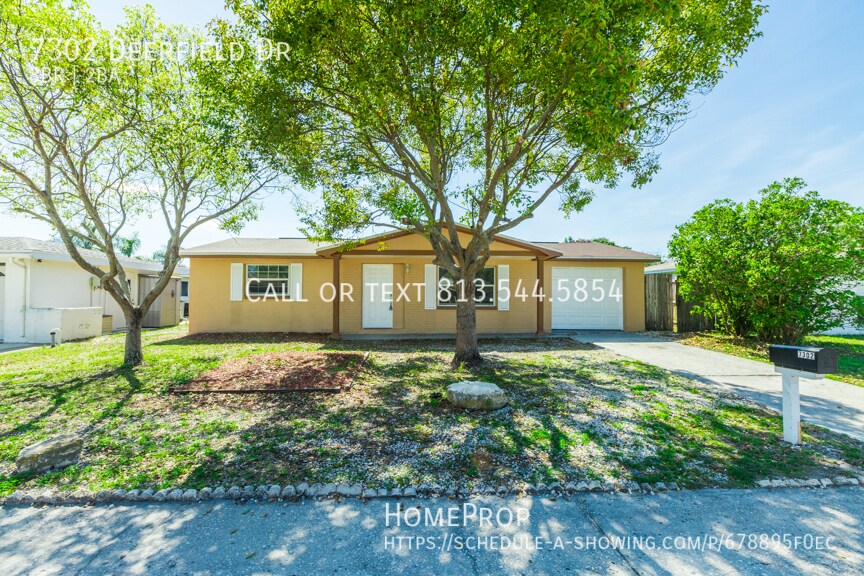 7302 Deerfield Dr in Port Richey, FL - Building Photo