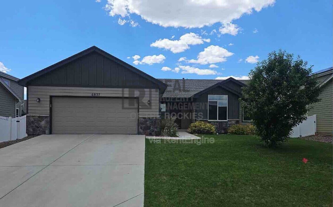 6837 Langland St in Wellington, CO - Building Photo