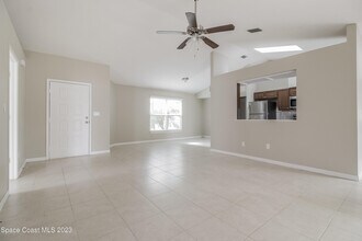 370 Dandurand St SW in Palm Bay, FL - Building Photo - Building Photo