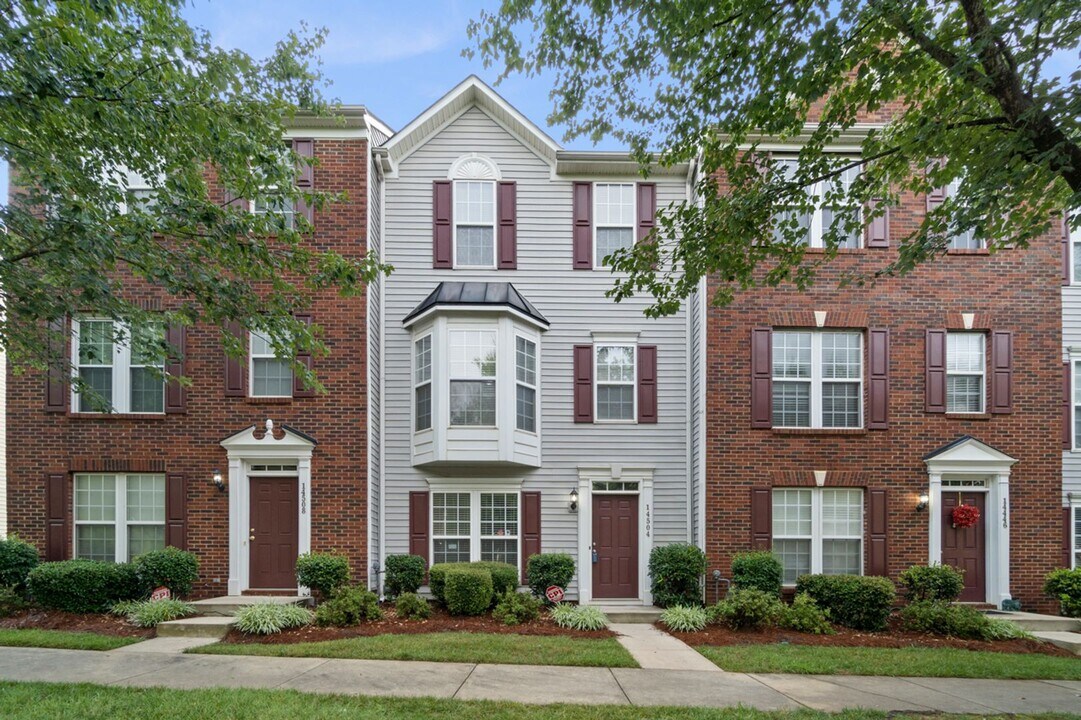 14504 Reese Blvd in Huntersville, NC - Building Photo