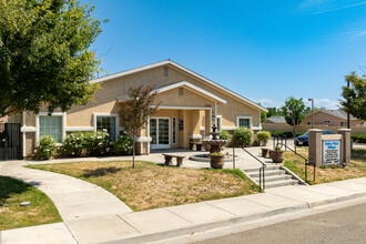 Valley View Village in Selma, CA - Building Photo - Building Photo