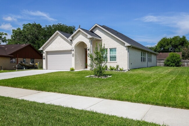 property at 2303 Cunningham Dr