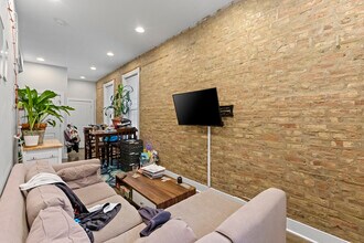 2354 N Elston Ave in Chicago, IL - Building Photo - Building Photo