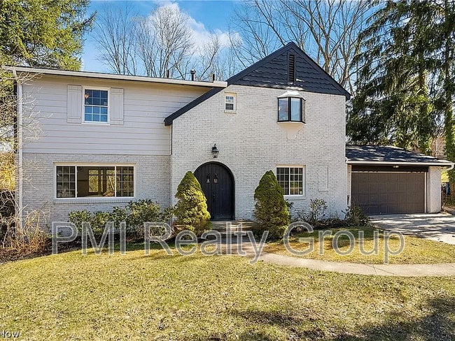 property at 607 Castle Blvd