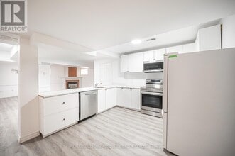 30 Brouwer Crescent in Wasaga Beach, ON - Building Photo - Building Photo