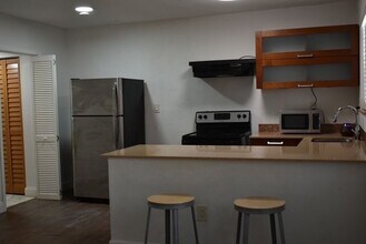 1975 NE 135th St in North Miami, FL - Building Photo - Building Photo