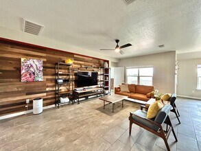 208 Camellia Dr in Hutto, TX - Building Photo - Building Photo