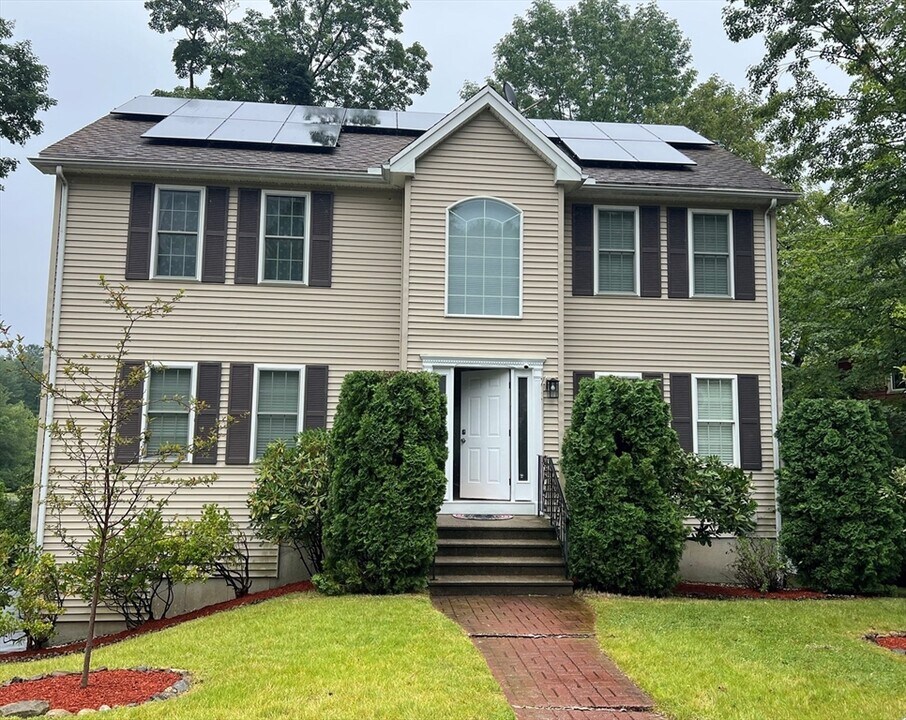 142 Olean St in Worcester, MA - Building Photo