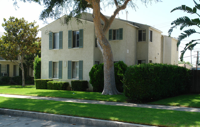 309-315 Birmingham Rd in Burbank, CA - Building Photo - Building Photo