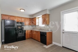 717 NE Westwind Dr in Lee's Summit, MO - Building Photo - Building Photo