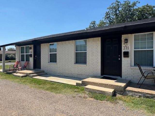 309 E Mitchell St in Arlington, TX - Building Photo
