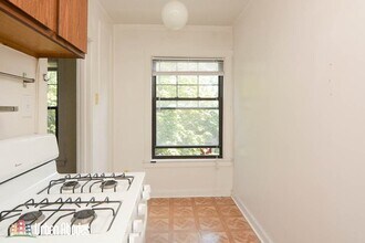 3009 N Racine Ave, Unit M05H in Chicago, IL - Foto de edificio - Building Photo