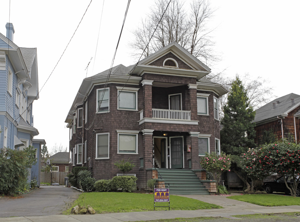 1241 Division St in Napa, CA - Foto de edificio