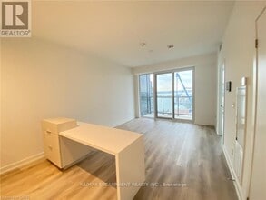 370 Martha St in Burlington, ON - Building Photo - Building Photo